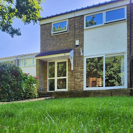 Twin Room In Crawley,Gatwick,West Sussex Ifield Εξωτερικό φωτογραφία